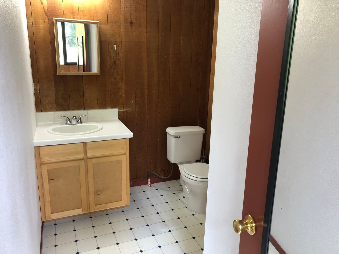 Eugene Apartment: 1873 Garden Ave.