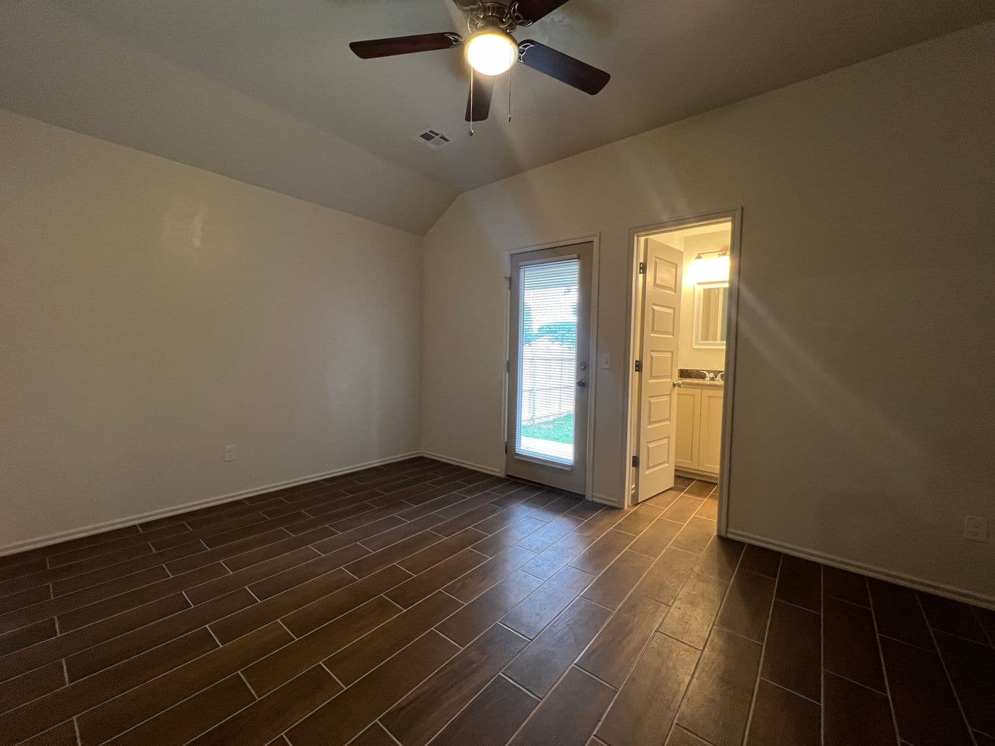 Lawton Apartment: 1210 SW New York