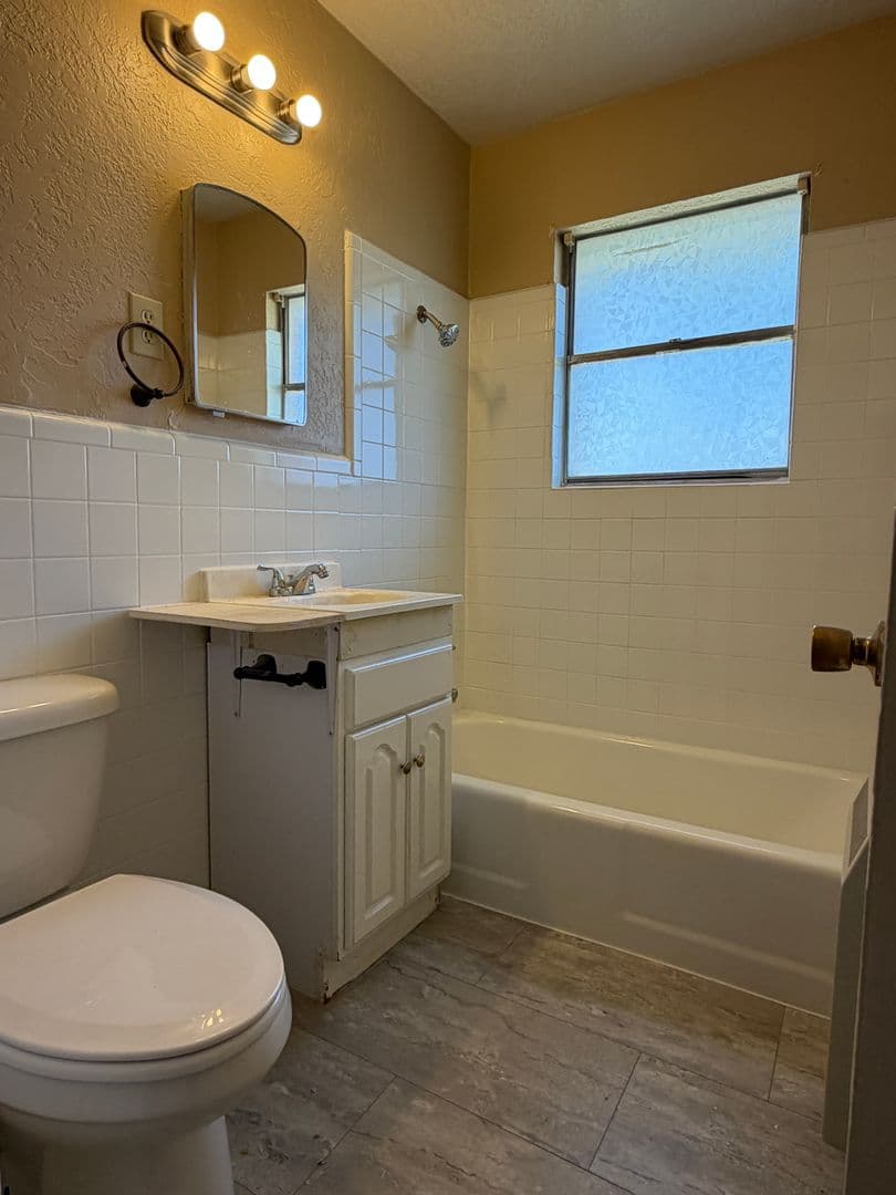 Lawton House: 2703 NW 46th