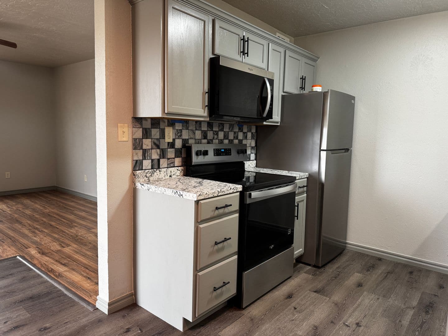 Cache House: 505 NW Oak