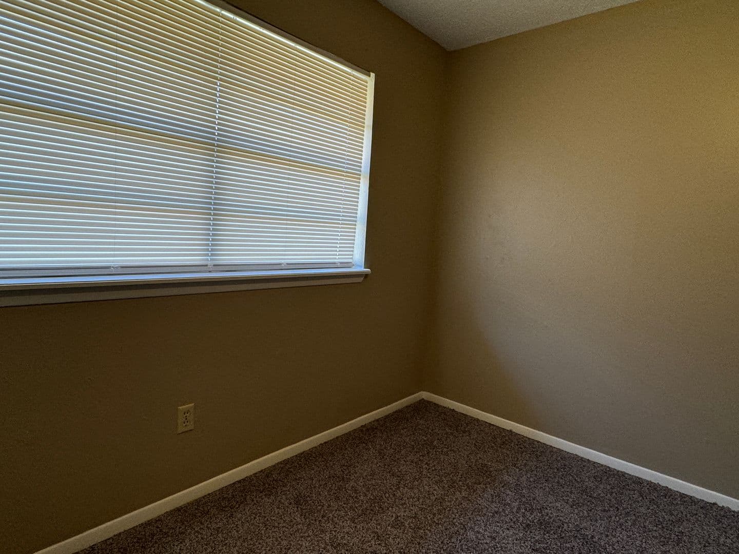 Lawton Apartment: 6607 NW Denver