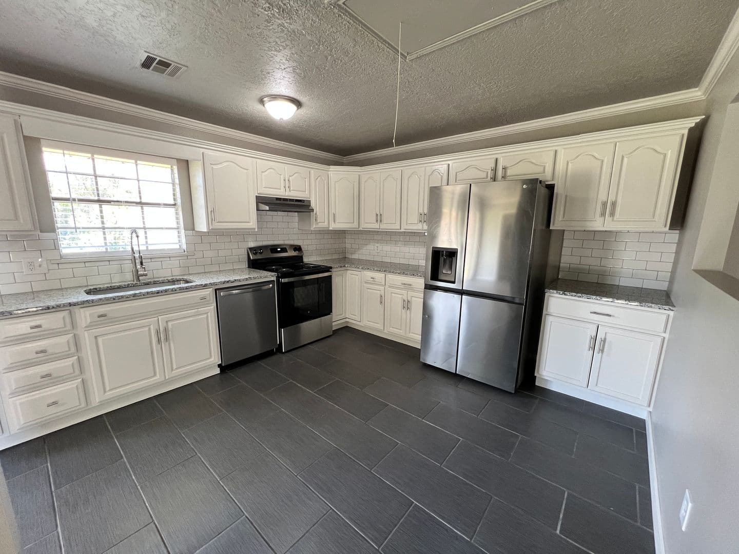 Lawton House: 6408 NW Oak