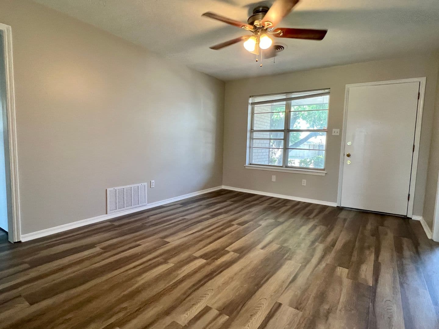 Lawton House: 4722 SE Mieling Dr