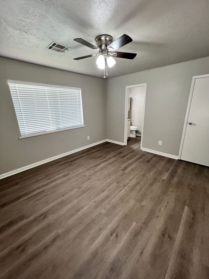 Lawton House: 6408 NW Oak