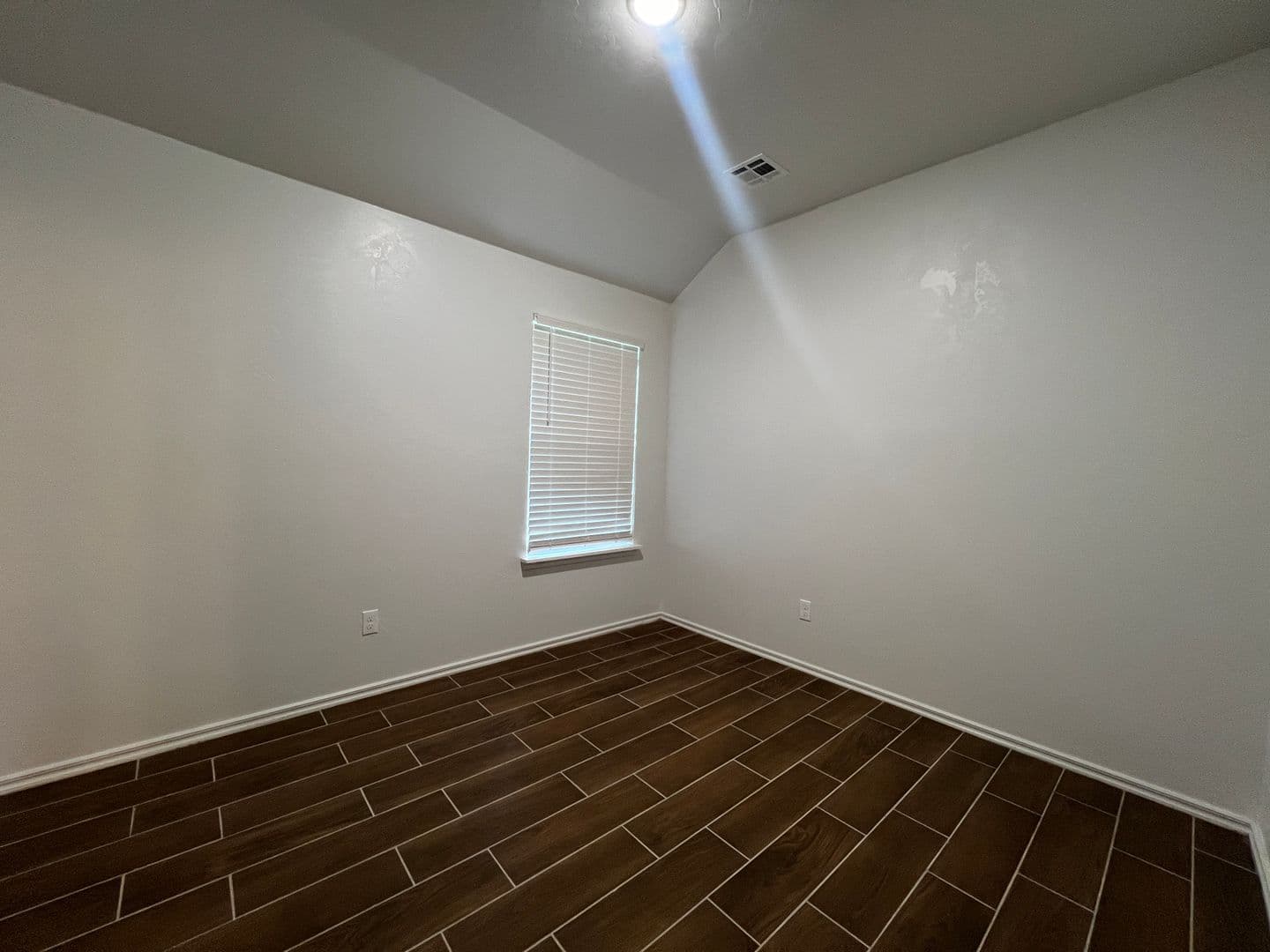 Lawton Apartment: 1210 SW New York