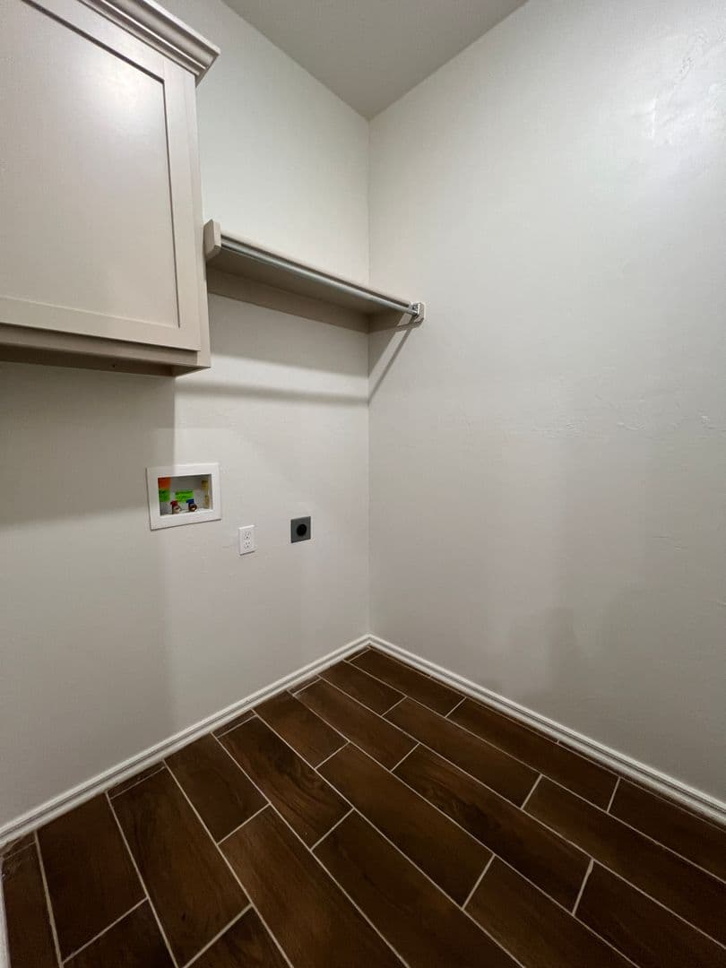 Lawton Apartment: 1210 SW New York