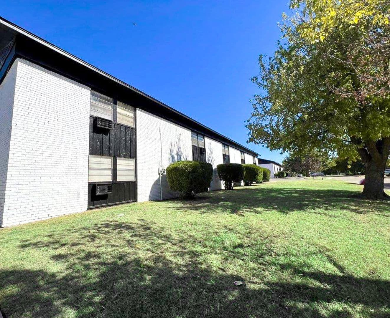 Lawton Apartment: 1309 NW Baldwin