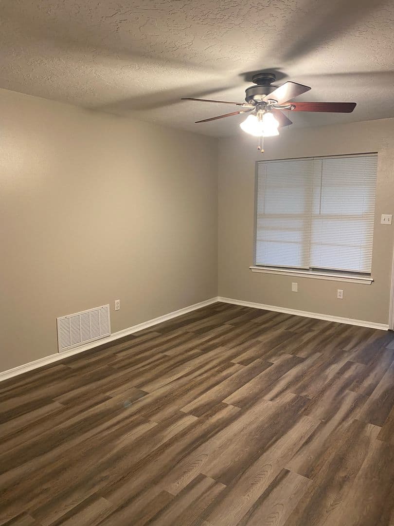 Lawton House: 4722 SE Mieling Dr