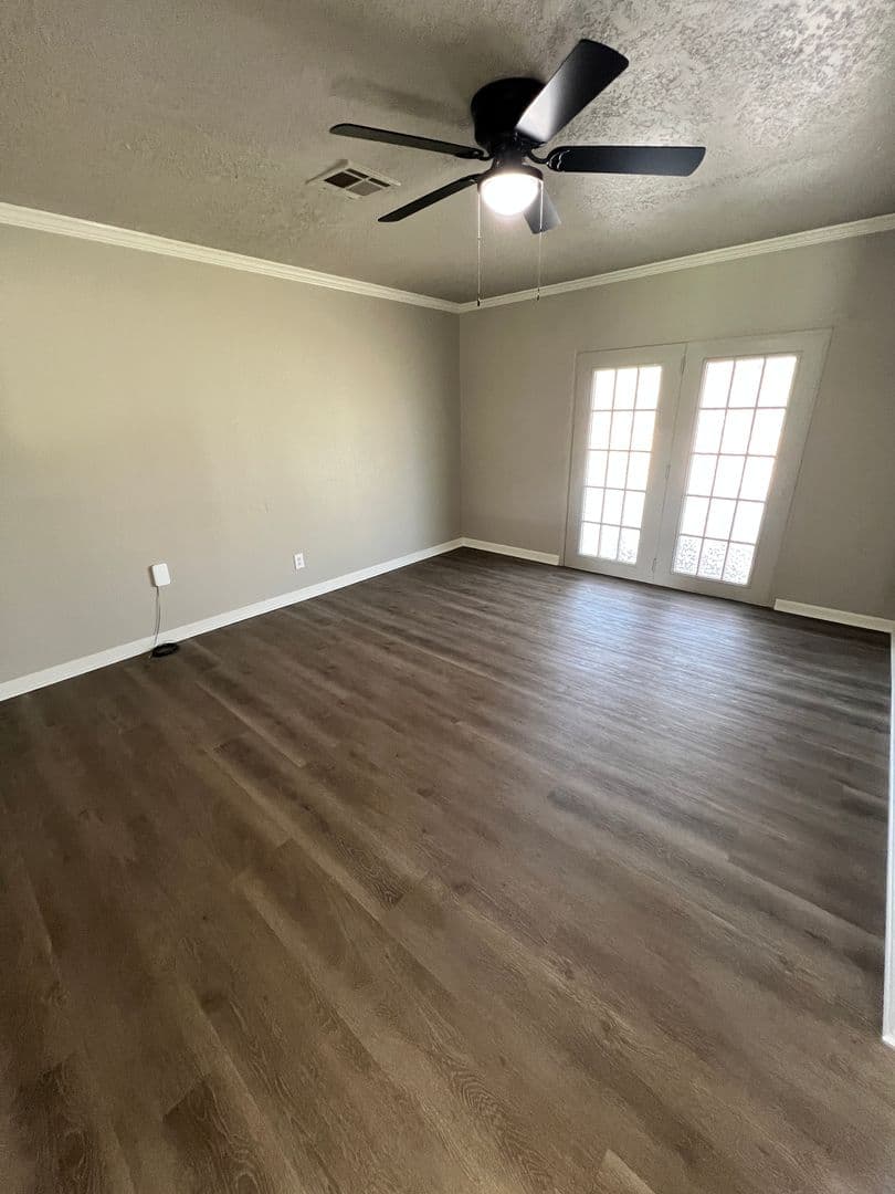 Lawton House: 6408 NW Oak