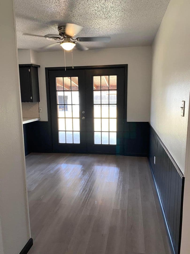 Lawton House: 1618 SE Clover Ln
