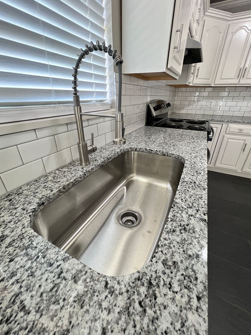 Lawton House: 6408 NW Oak