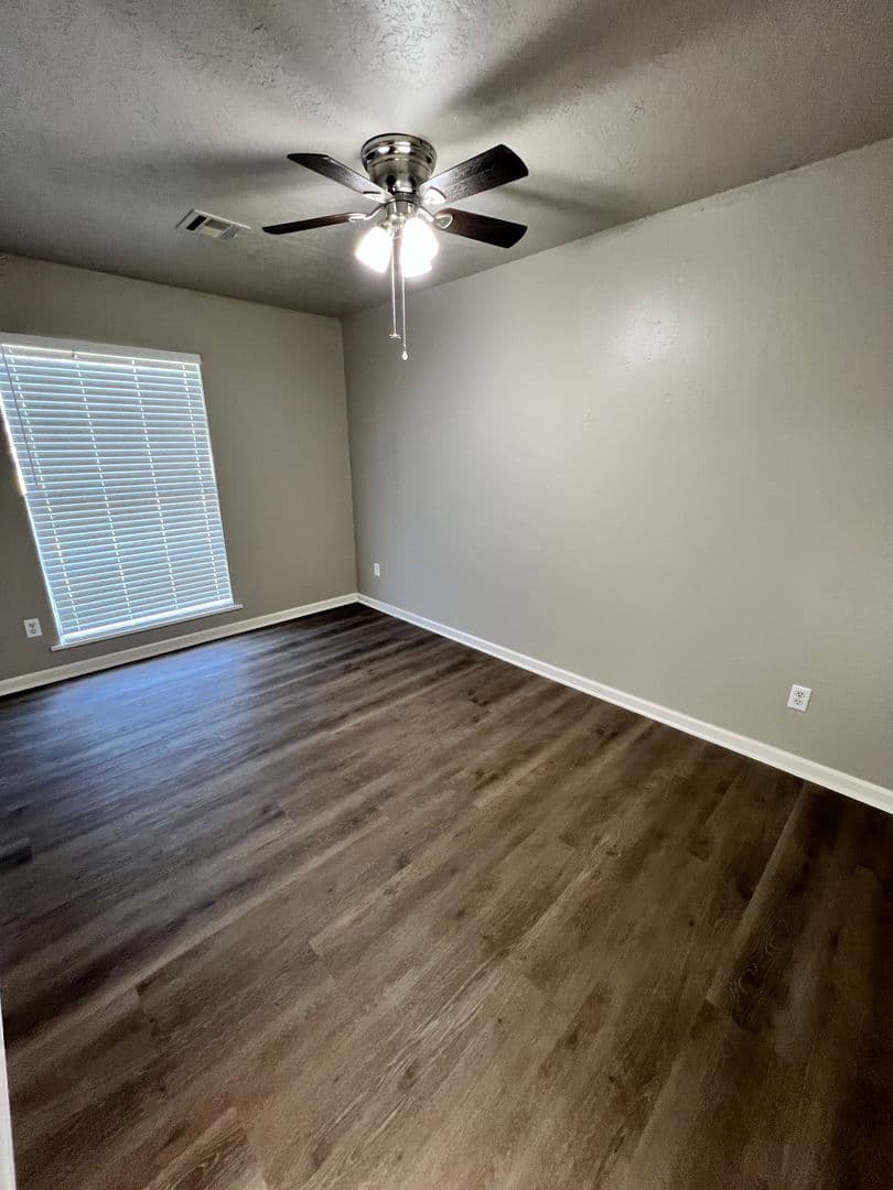 Lawton House: 6408 NW Oak