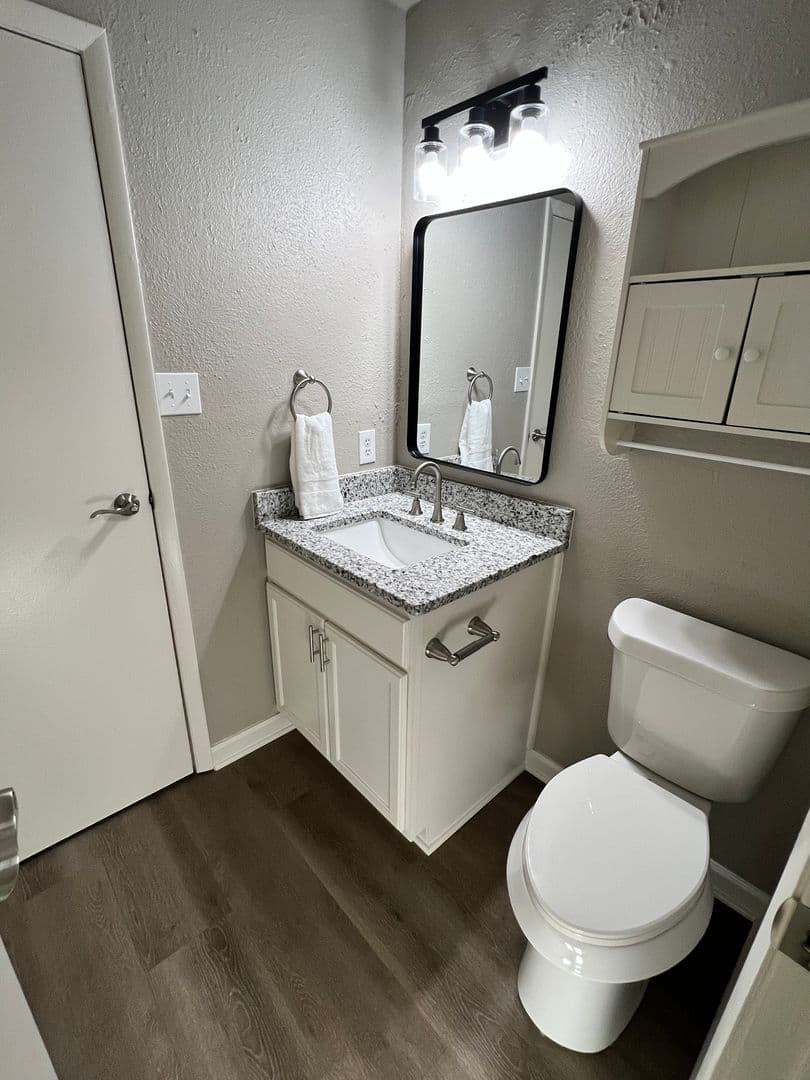 Lawton House: 6408 NW Oak