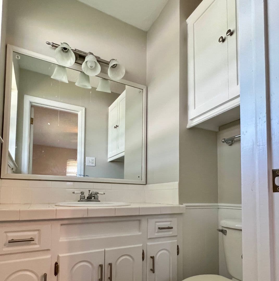 Lawton House: 4722 SE Mieling Dr