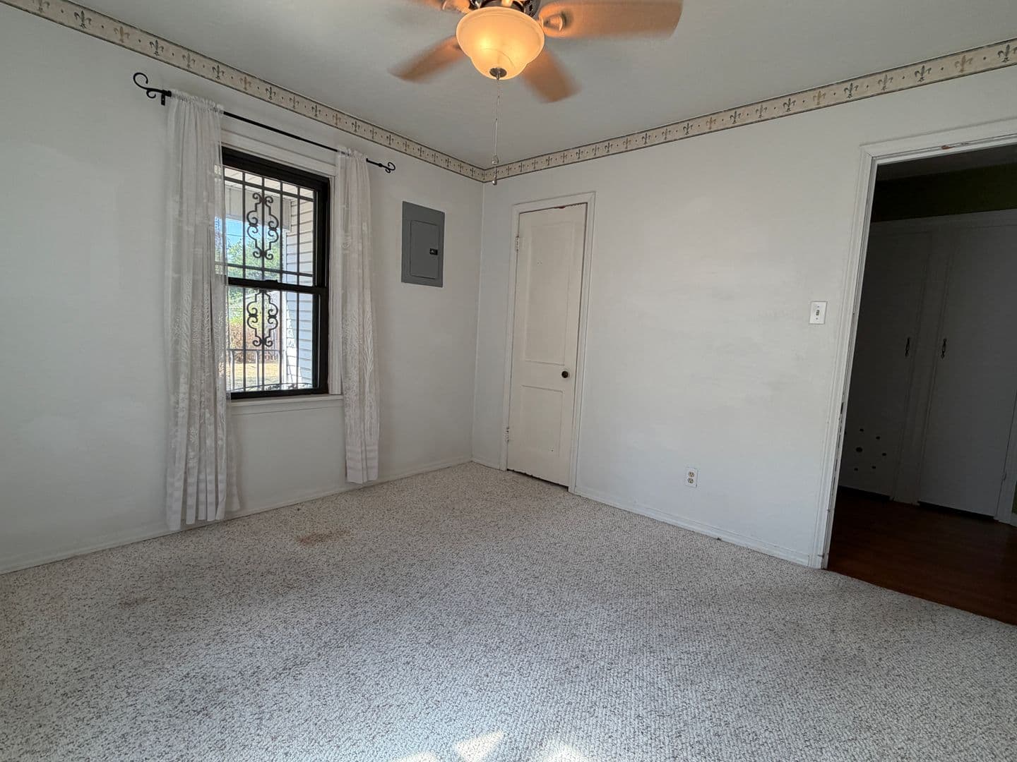 Lawton House: 1212 NW Lincoln