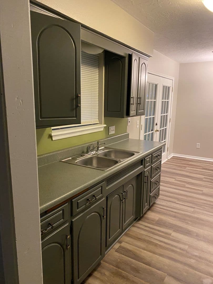 Lawton House: 4722 SE Mieling Dr