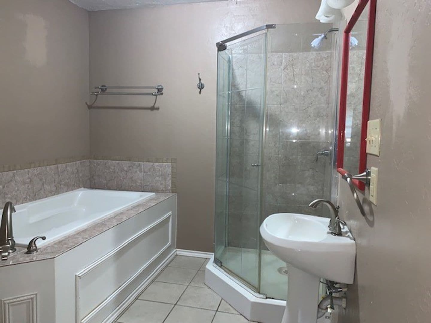 Lawton House: 5005 SE Kincaid