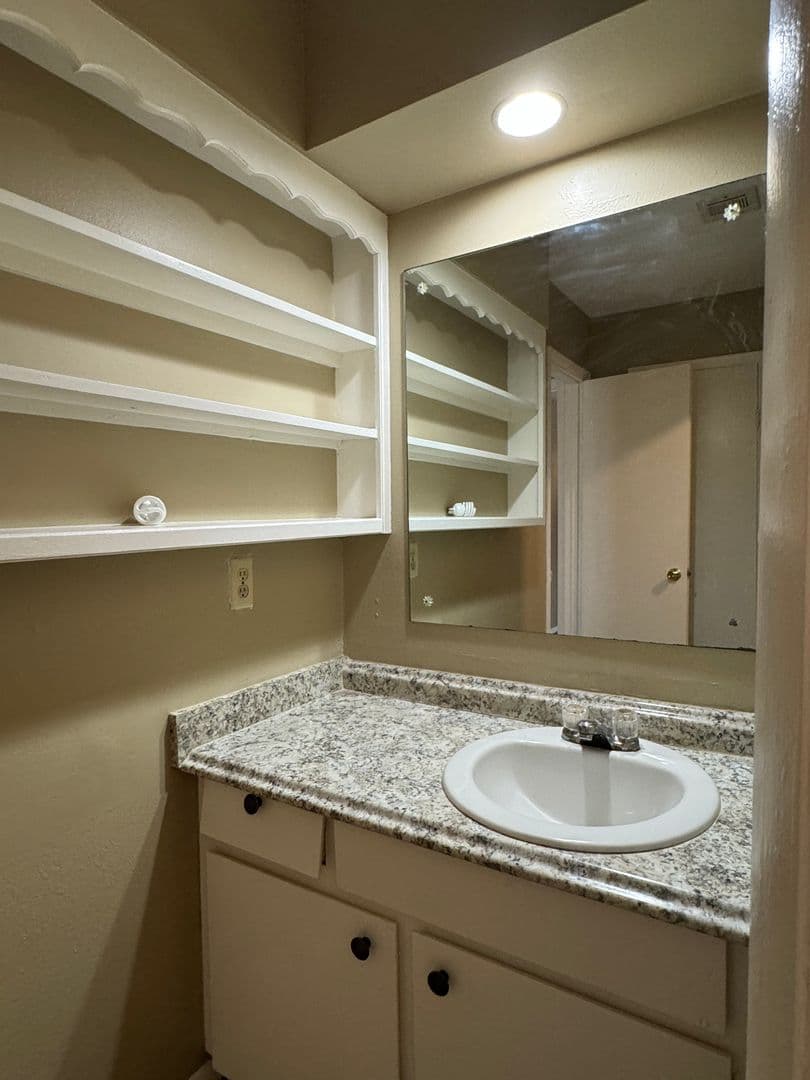 Lawton Apartment: 6607 NW Denver