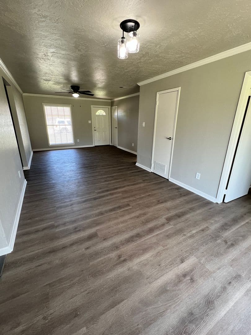 Lawton House: 6408 NW Oak