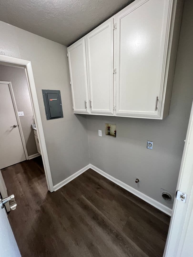 Lawton House: 6408 NW Oak