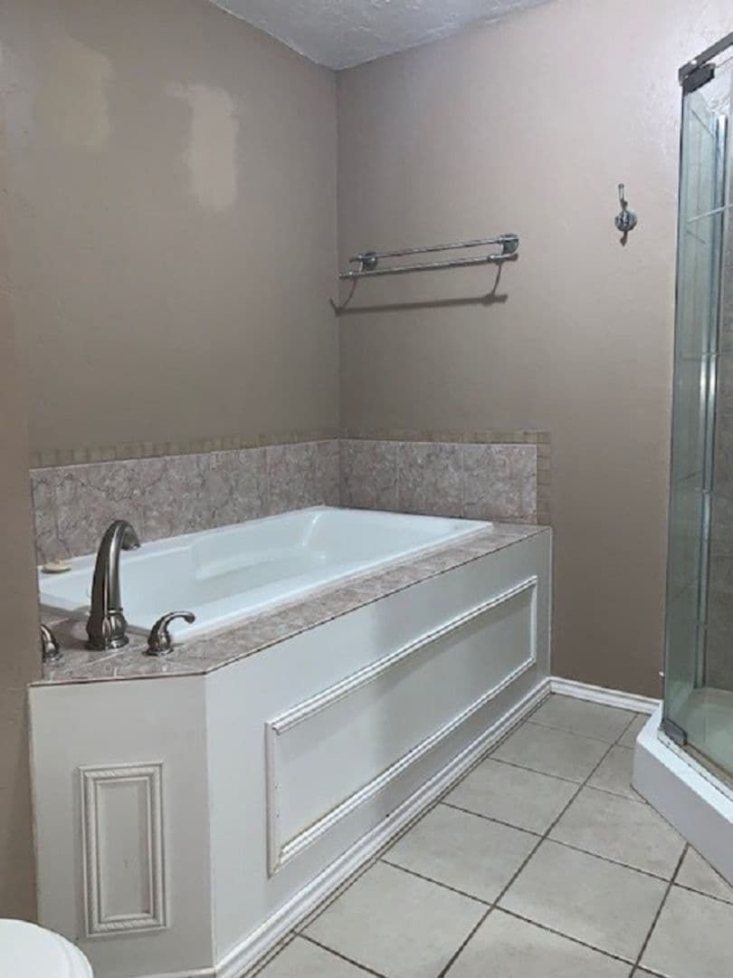 Lawton House: 5005 SE Kincaid