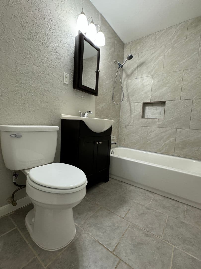 Lawton House: 1430 NW Ozmun