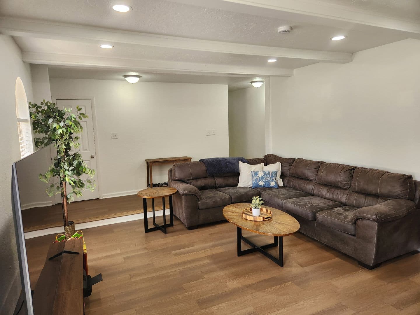 Lawton House: 5725 NW Cedarwood