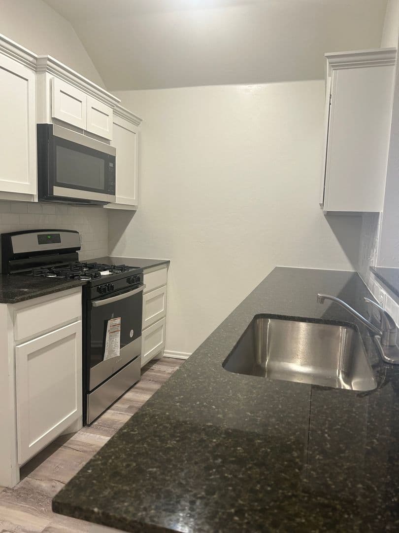 Lawton Multiplex: 1311 SW Oklahoma - Unit A