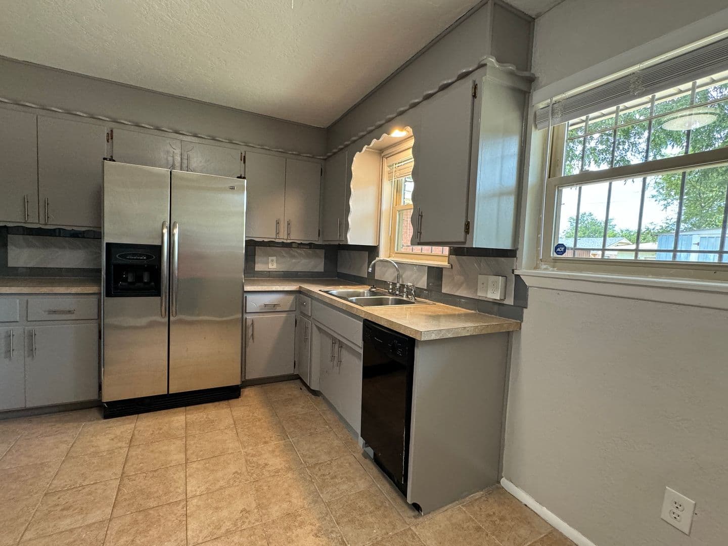Lawton House: 711 SW Ranch Oak Blvd
