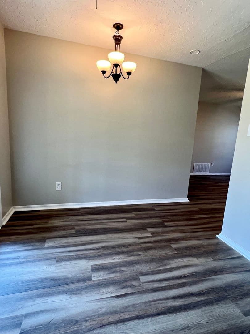 Lawton House: 4722 SE Mieling Dr