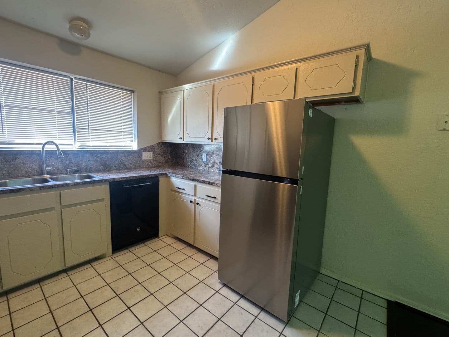 Lawton House: 3912 SW Parkridge