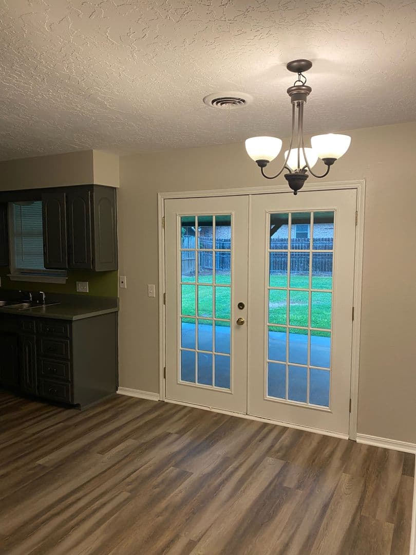 Lawton House: 4722 SE Mieling Dr