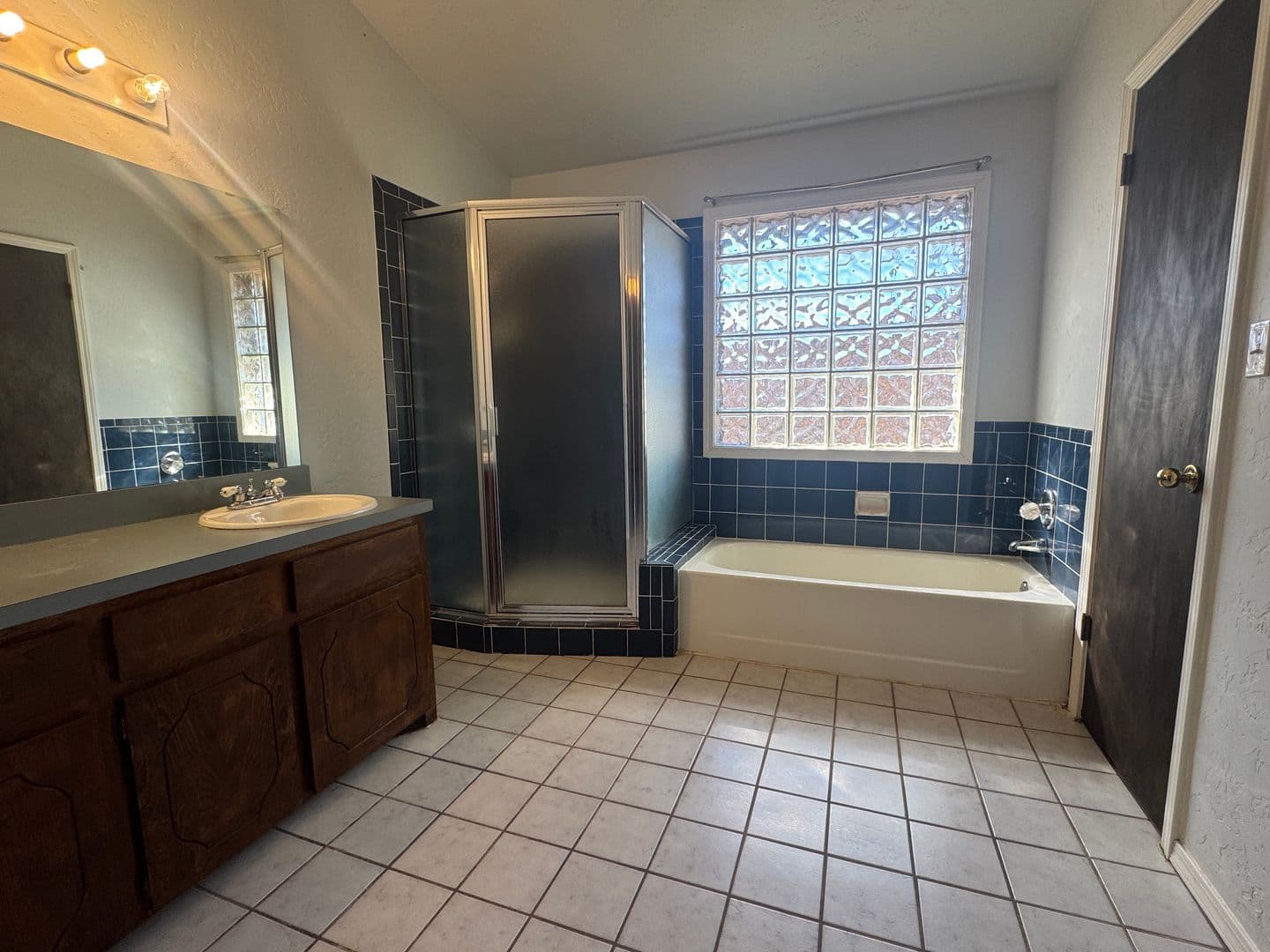 Lawton House: 3912 SW Parkridge