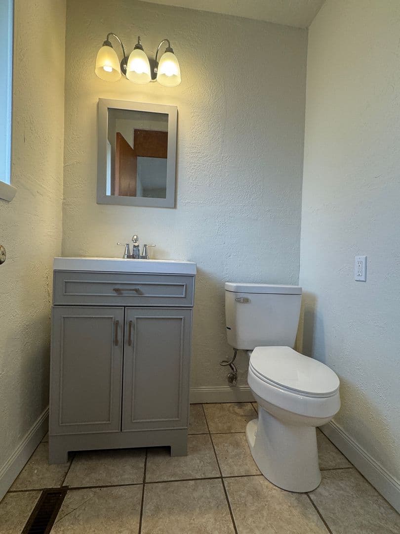 Lawton House: 3907 NW Denver
