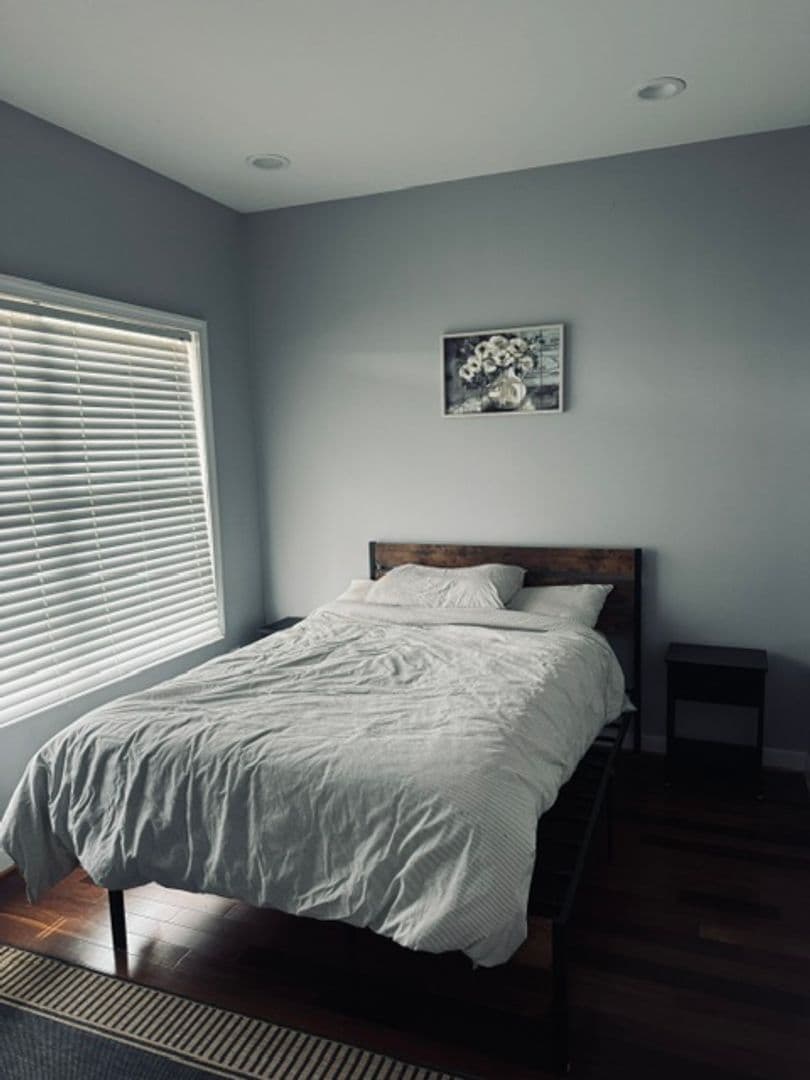 Northeast Apartment: 37 T Street