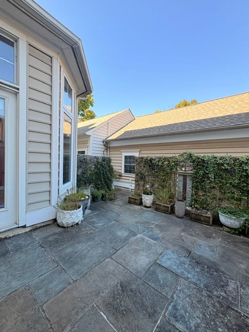 Rockville Townhome: 1115 Havencrest St.