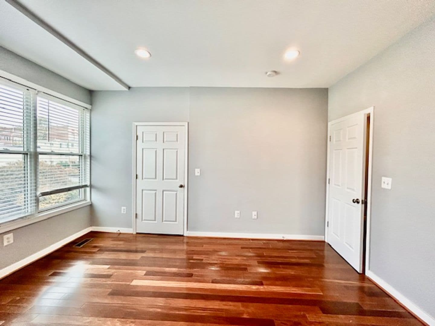 Northeast Apartment: 37 T Street