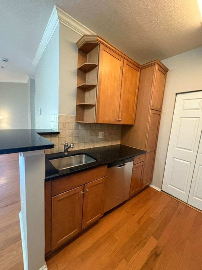 North Bethesda House: 11750 Old Georgetown Rd. #2301