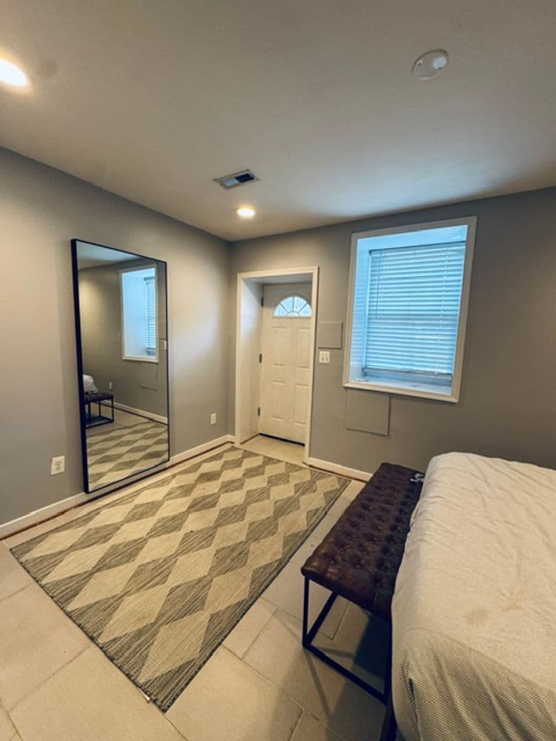 Northeast Apartment: 37 T Street