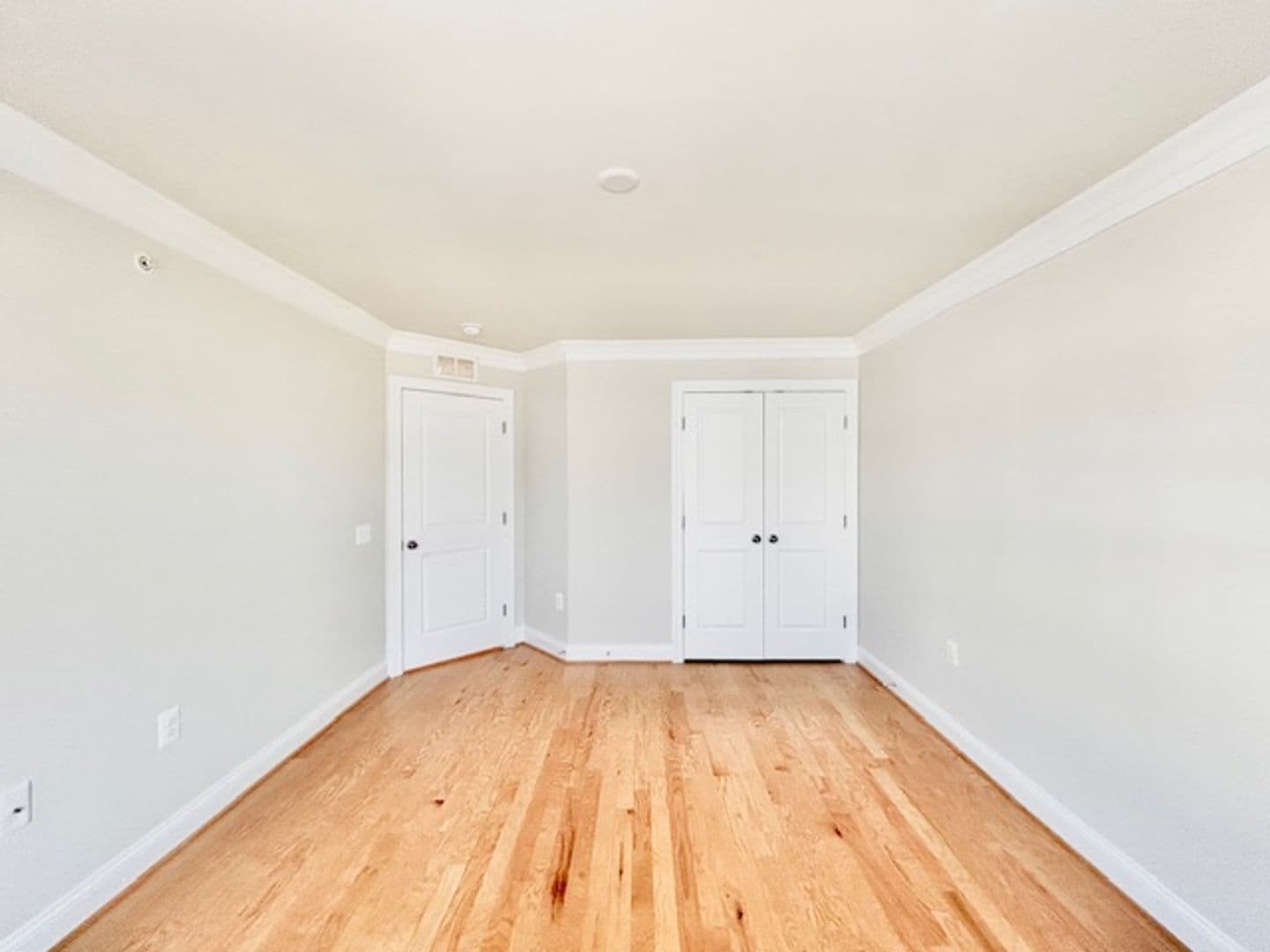 Gaithersburg House: 140 Copley Circle 22B