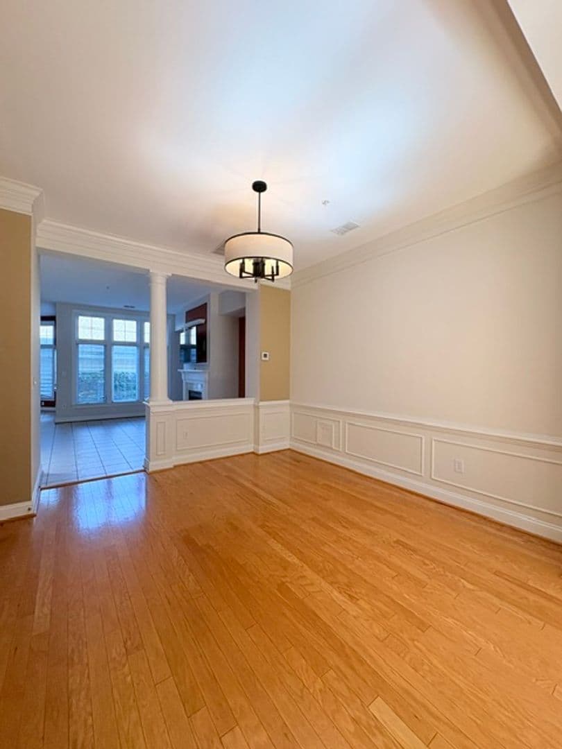 Rockville Townhome: 1115 Havencrest St.