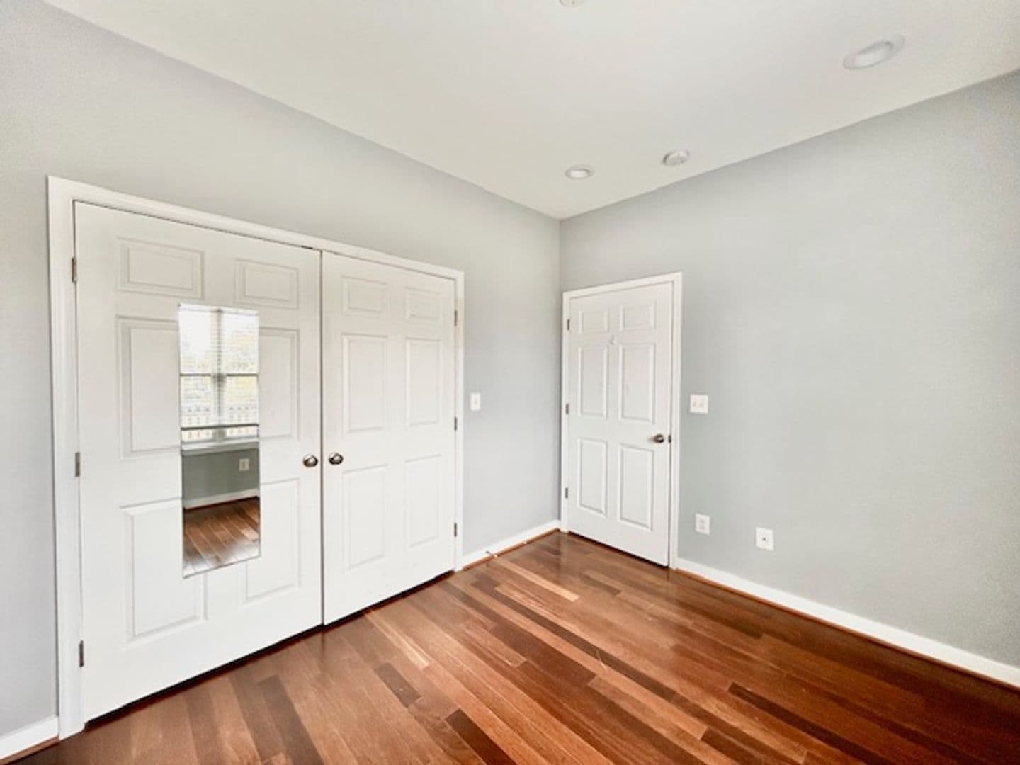 Northeast Apartment: 37 T Street