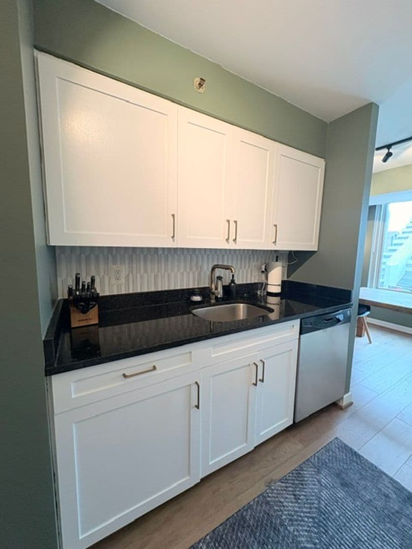 Bethesda Condo: 7500 Woodmont Ave #907