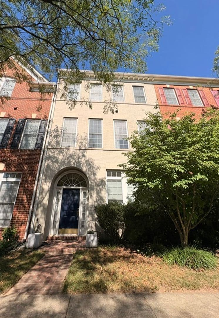 Rockville Townhome: 1115 Havencrest St.