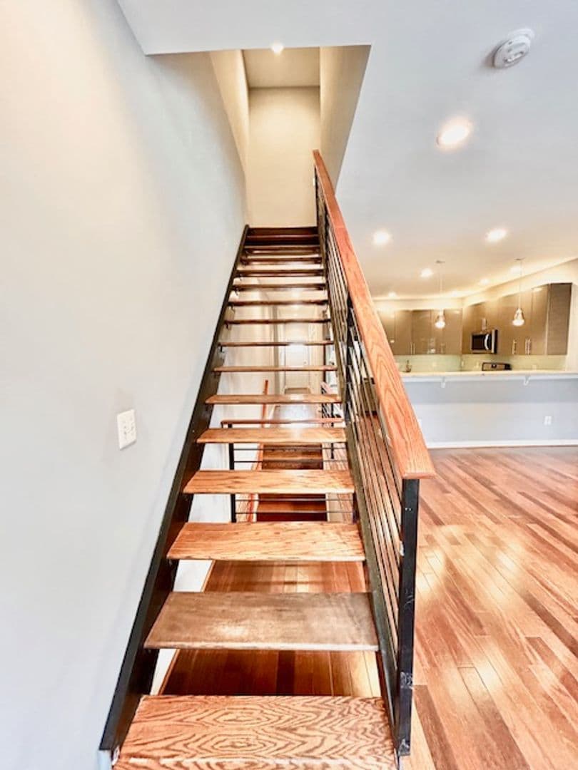Northeast Apartment: 37 T Street