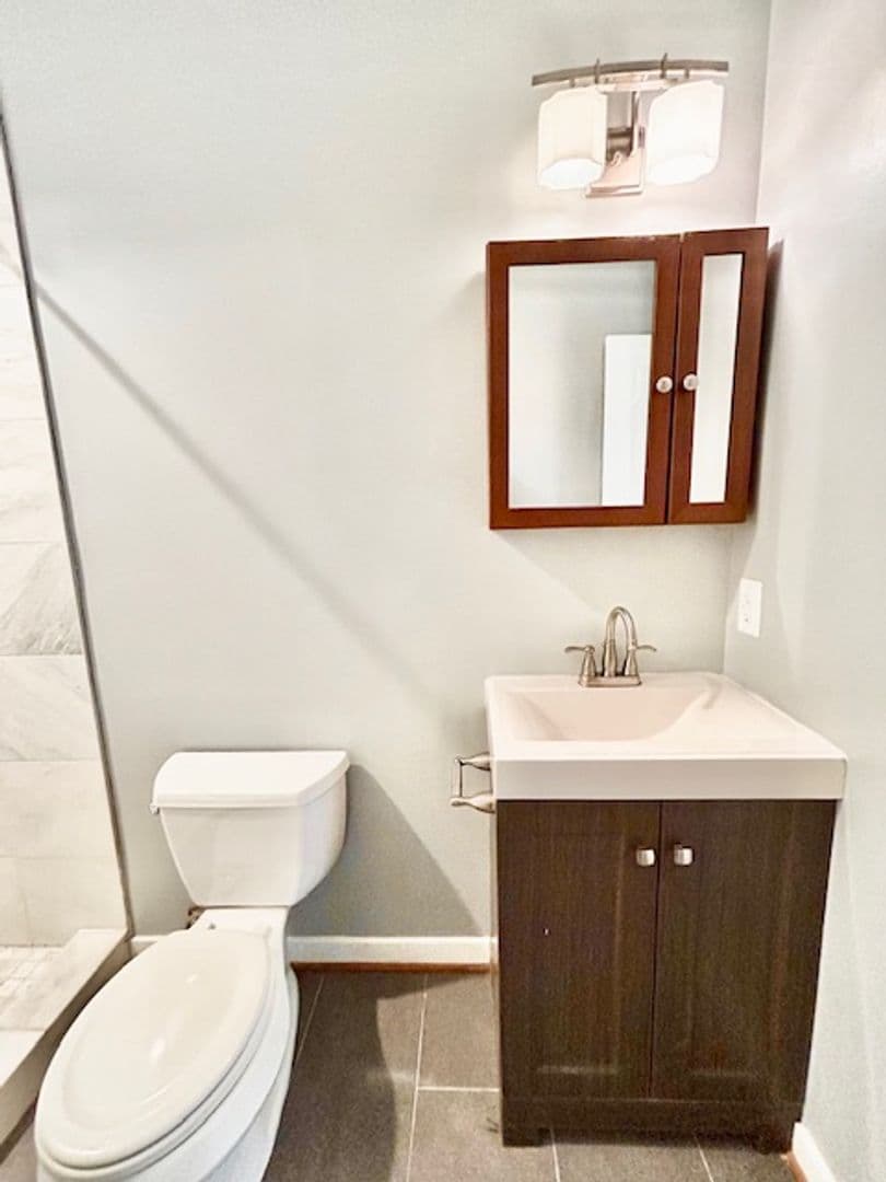 Northeast Apartment: 37 T Street