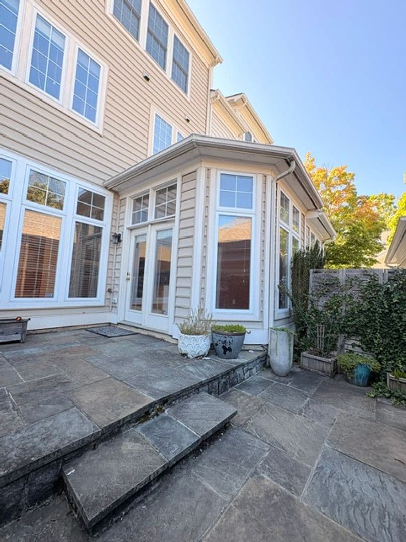 Rockville Townhome: 1115 Havencrest St.