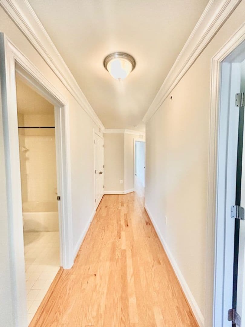 Gaithersburg House: 140 Copley Circle 22B