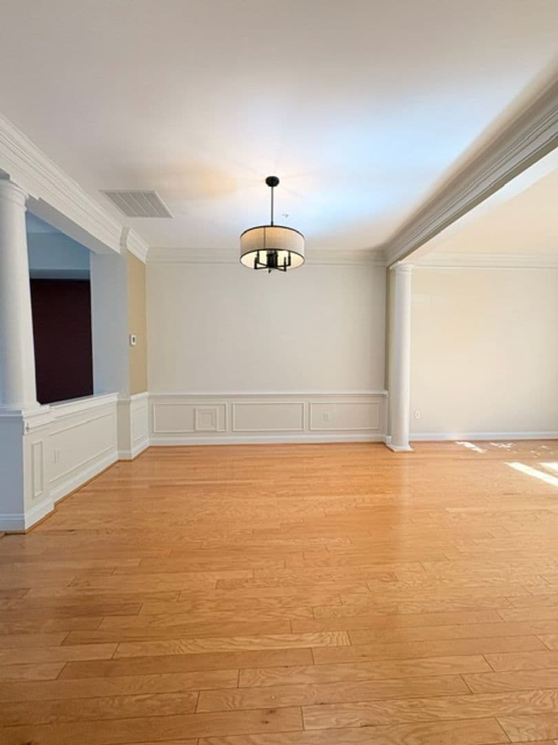 Rockville Townhome: 1115 Havencrest St.