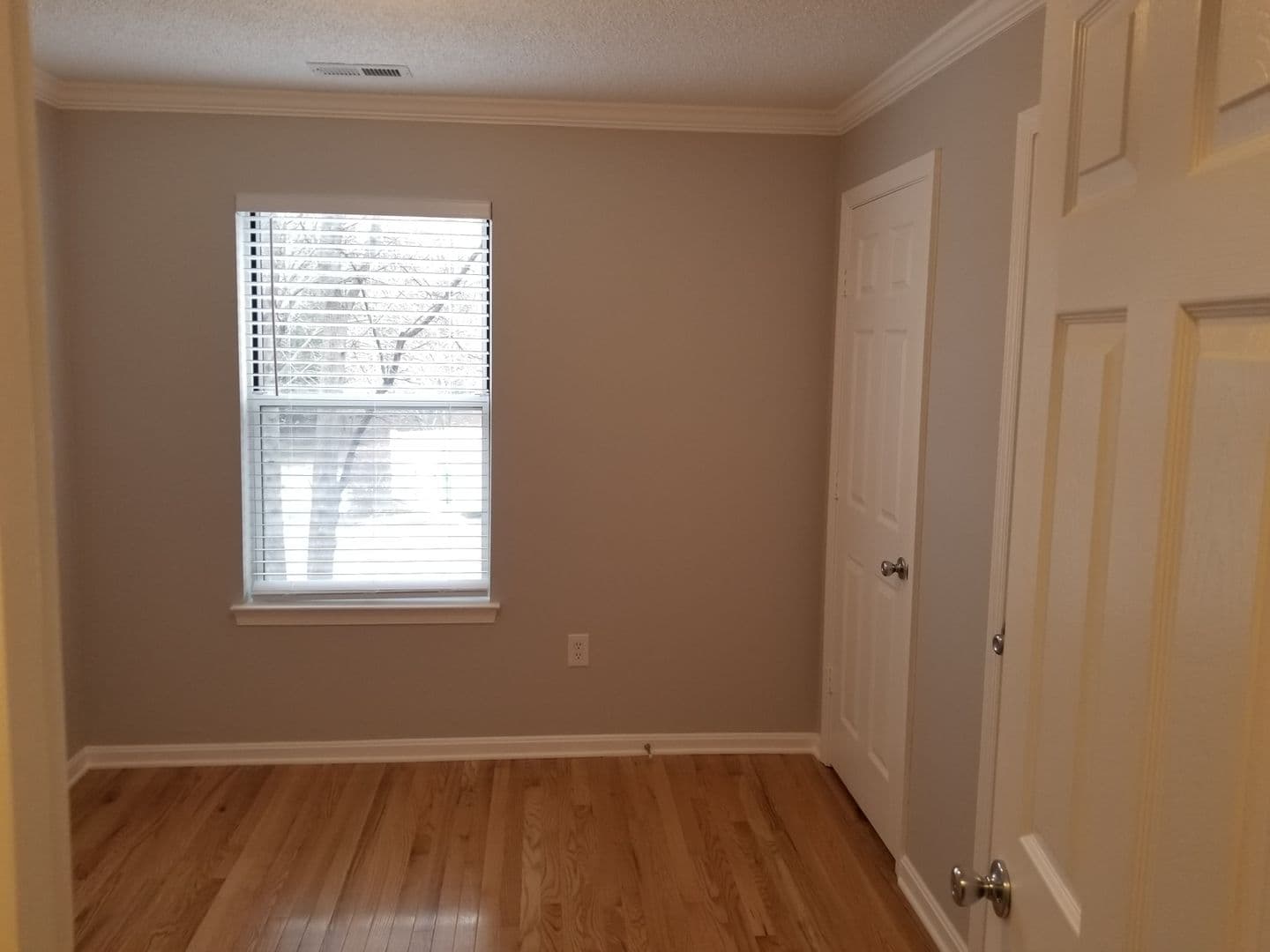 Silver Spring House: 2603 Camelback Lane